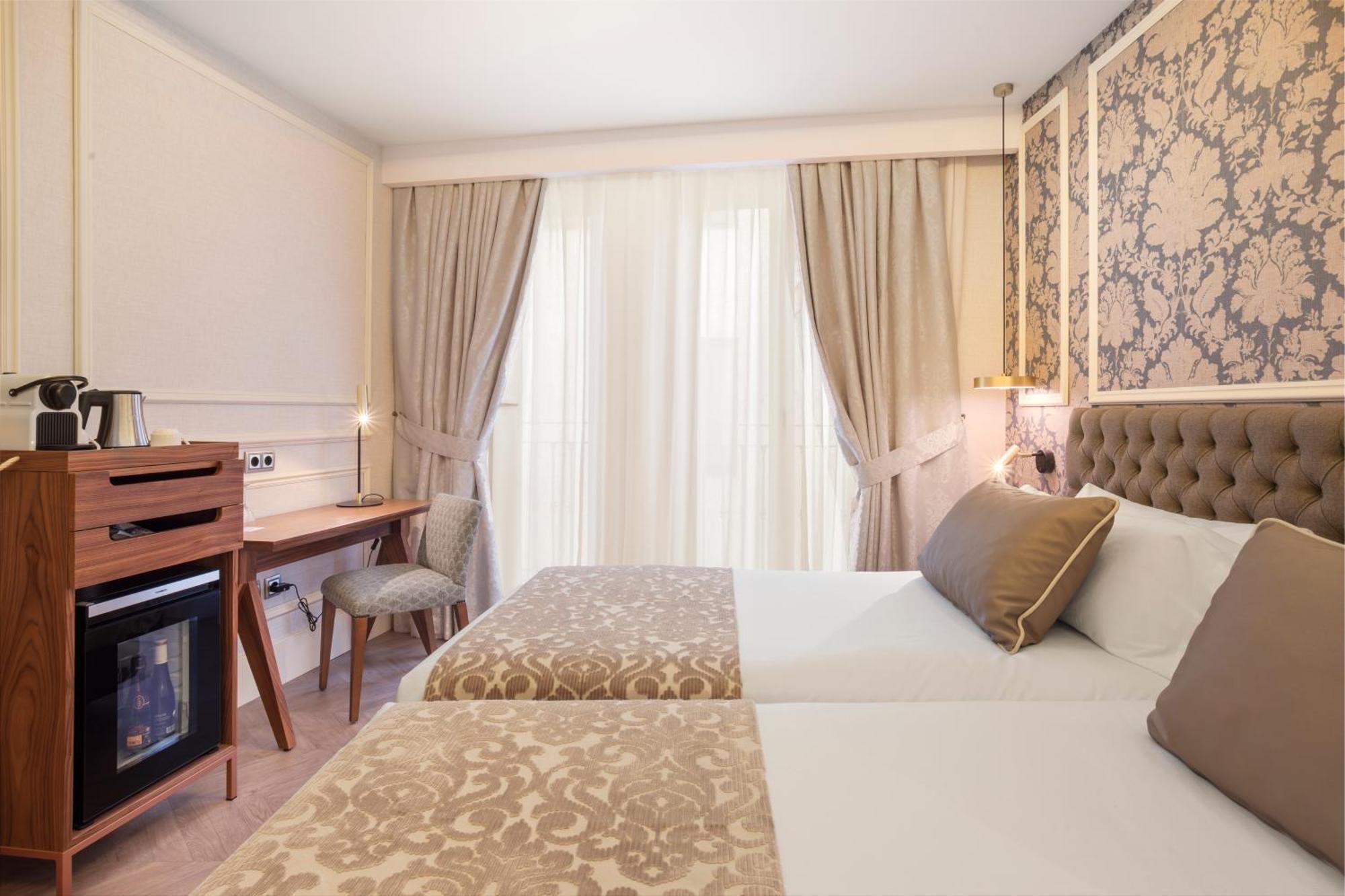 Catalonia Las Cortes Hotel Madrid Room photo